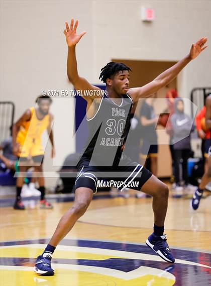 Thumbnail 1 in East Coweta vs. Pace Academy (Tournament of Champions Holiday Classic) photogallery.