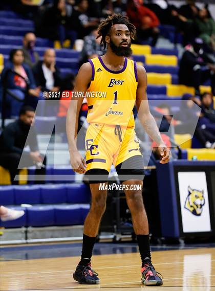 Thumbnail 3 in East Coweta vs. Pace Academy (Tournament of Champions Holiday Classic) photogallery.