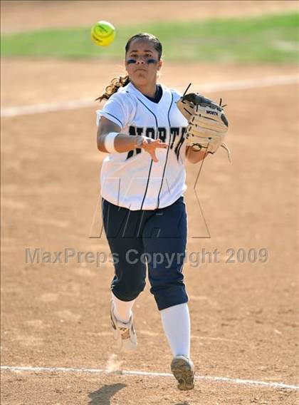 Thumbnail 1 in North vs. El Segundo (CIF SS D4 Final) photogallery.