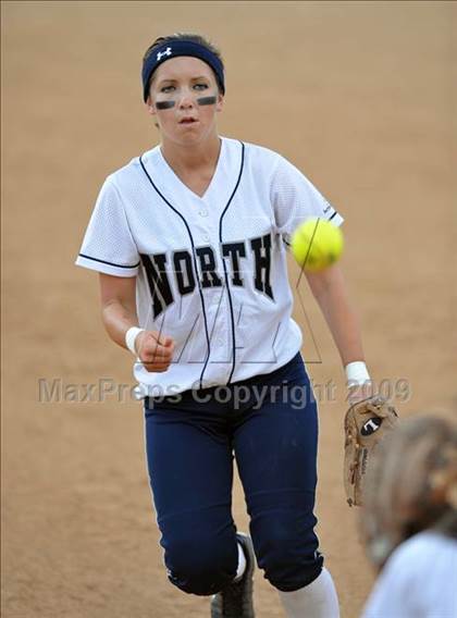 Thumbnail 3 in North vs. El Segundo (CIF SS D4 Final) photogallery.