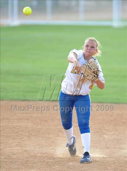 Thumbnail 3 in North vs. El Segundo (CIF SS D4 Final) photogallery.