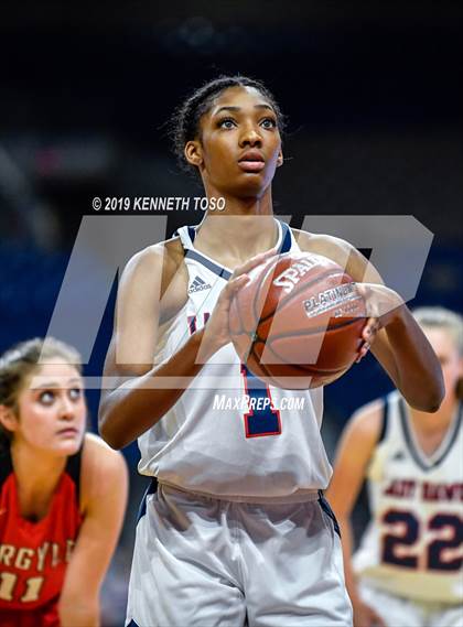 Thumbnail 1 in Hardin-Jefferson vs. Argyle (UIL 4A Final) photogallery.