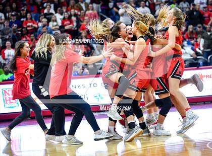 Thumbnail 2 in Hardin-Jefferson vs. Argyle (UIL 4A Final) photogallery.