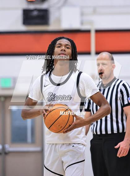 Thumbnail 2 in Sierra Canyon vs Cerritos photogallery.