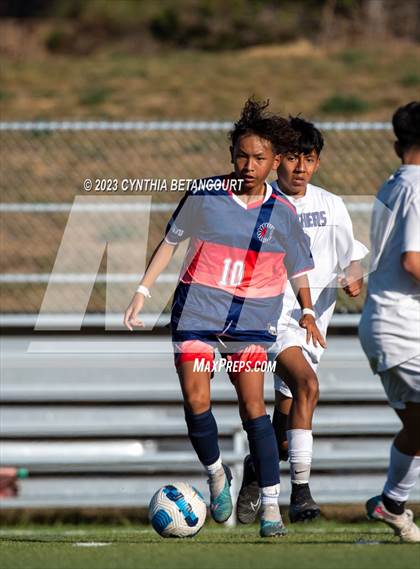 Thumbnail 2 in Kent Denver vs Middle Park (CHSAA 3A round 1) photogallery.