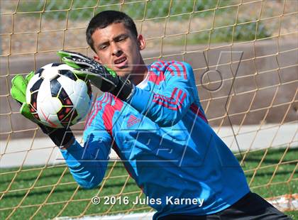 Thumbnail 2 in Bishop Gorman vs Desert Pines photogallery.