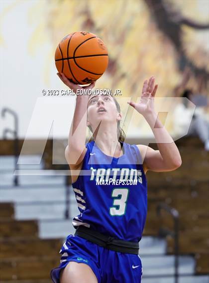 Thumbnail 2 in Notre Dame Academy vs Rockvale photogallery.