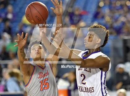 Thumbnail 1 in Garfield vs. Rainier Beach (WIAA 3A Quarterfinal)  photogallery.