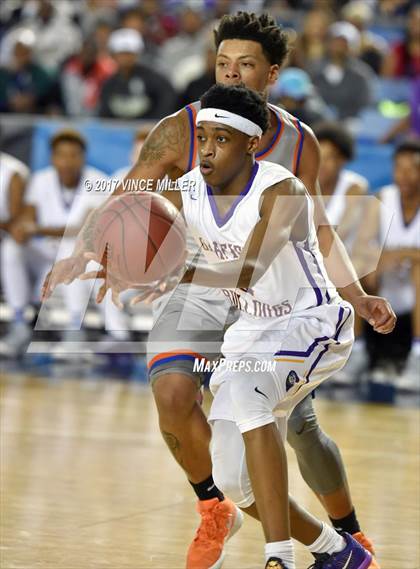 Thumbnail 1 in Garfield vs. Rainier Beach (WIAA 3A Quarterfinal)  photogallery.