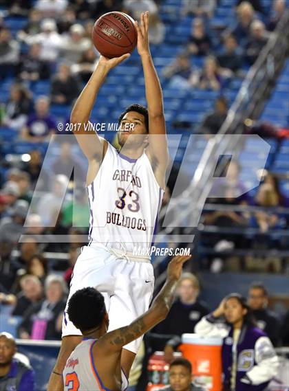 Thumbnail 1 in Garfield vs. Rainier Beach (WIAA 3A Quarterfinal)  photogallery.
