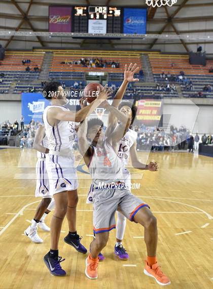 Thumbnail 2 in Garfield vs. Rainier Beach (WIAA 3A Quarterfinal)  photogallery.