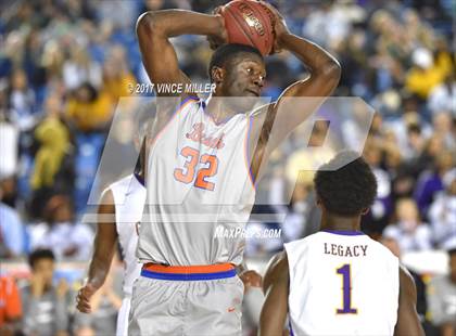 Thumbnail 3 in Garfield vs. Rainier Beach (WIAA 3A Quarterfinal)  photogallery.