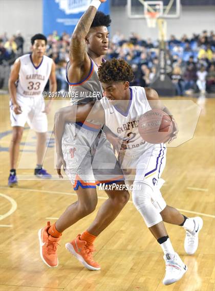Thumbnail 3 in Garfield vs. Rainier Beach (WIAA 3A Quarterfinal)  photogallery.