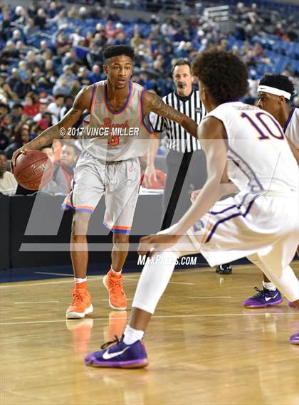 Thumbnail 1 in Garfield vs. Rainier Beach (WIAA 3A Quarterfinal)  photogallery.