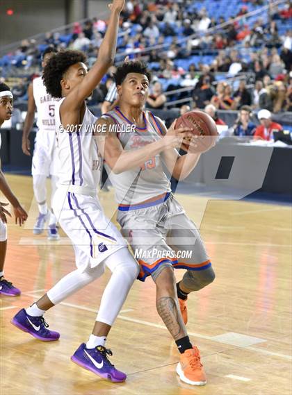 Thumbnail 2 in Garfield vs. Rainier Beach (WIAA 3A Quarterfinal)  photogallery.