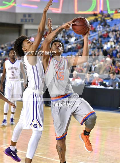 Thumbnail 3 in Garfield vs. Rainier Beach (WIAA 3A Quarterfinal)  photogallery.
