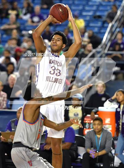 Thumbnail 2 in Garfield vs. Rainier Beach (WIAA 3A Quarterfinal)  photogallery.
