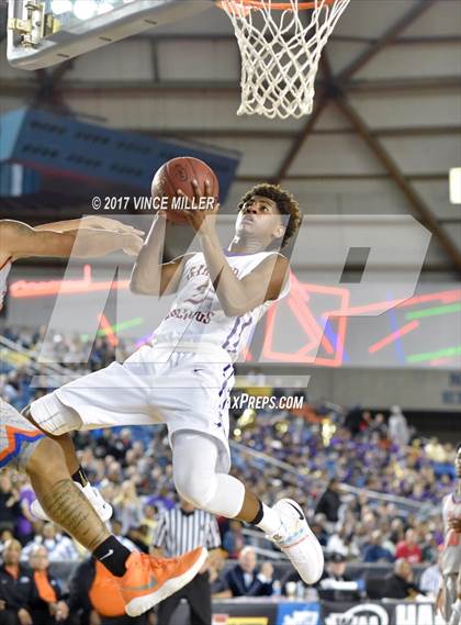 Thumbnail 2 in Garfield vs. Rainier Beach (WIAA 3A Quarterfinal)  photogallery.