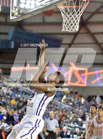 Thumbnail 2 in Garfield vs. Rainier Beach (WIAA 3A Quarterfinal)  photogallery.