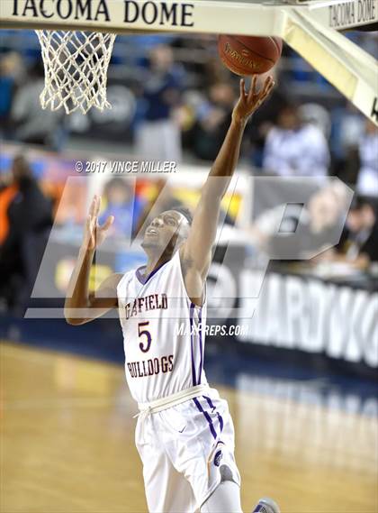 Thumbnail 2 in Garfield vs. Rainier Beach (WIAA 3A Quarterfinal)  photogallery.