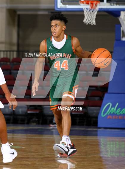 Thumbnail 2 in Morgan Park vs. Salesian College Preparatory (Tarkanian Classic) photogallery.