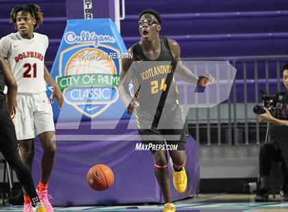 Thumbnail 1 in Whitney Young vs Scotlandville (City of Palms Classic) photogallery.