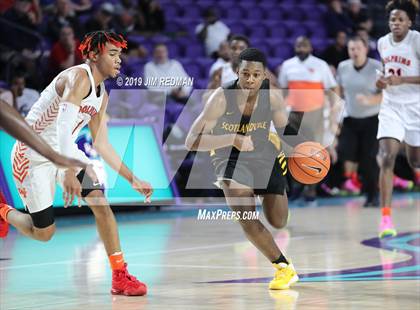 Thumbnail 2 in Whitney Young vs Scotlandville (City of Palms Classic) photogallery.