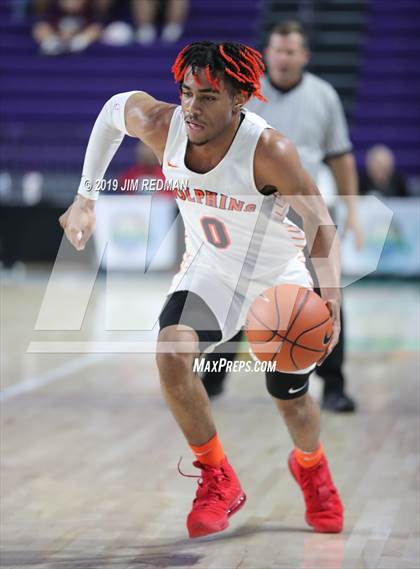 Thumbnail 1 in Whitney Young vs Scotlandville (City of Palms Classic) photogallery.