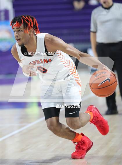 Thumbnail 3 in Whitney Young vs Scotlandville (City of Palms Classic) photogallery.