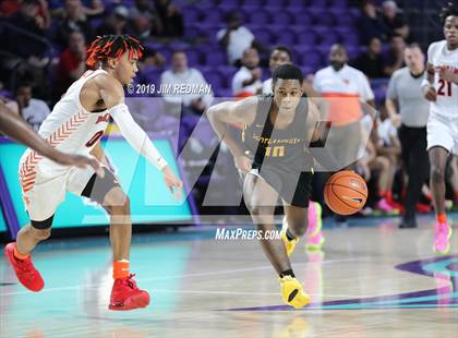 Thumbnail 1 in Whitney Young vs Scotlandville (City of Palms Classic) photogallery.