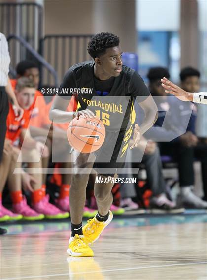 Thumbnail 2 in Whitney Young vs Scotlandville (City of Palms Classic) photogallery.