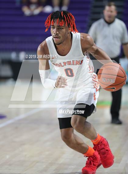 Thumbnail 3 in Whitney Young vs Scotlandville (City of Palms Classic) photogallery.