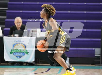 Thumbnail 2 in Whitney Young vs Scotlandville (City of Palms Classic) photogallery.