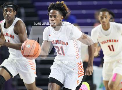 Thumbnail 2 in Whitney Young vs Scotlandville (City of Palms Classic) photogallery.
