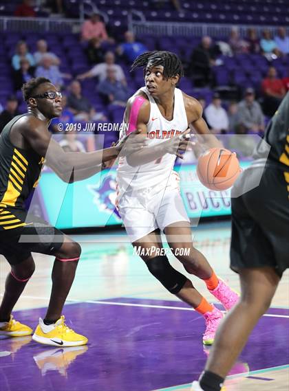 Thumbnail 3 in Whitney Young vs Scotlandville (City of Palms Classic) photogallery.