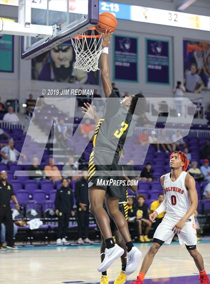 Thumbnail 1 in Whitney Young vs Scotlandville (City of Palms Classic) photogallery.