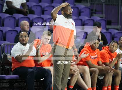 Thumbnail 1 in Whitney Young vs Scotlandville (City of Palms Classic) photogallery.