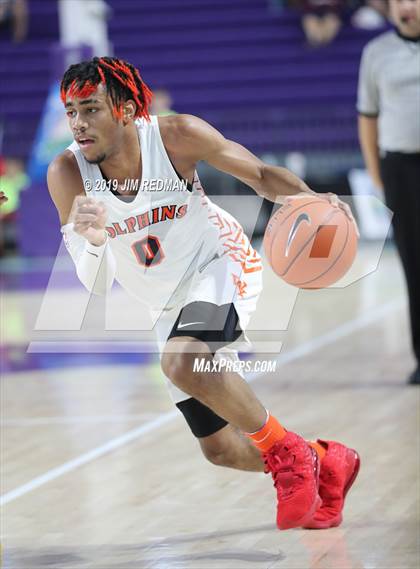 Thumbnail 1 in Whitney Young vs Scotlandville (City of Palms Classic) photogallery.