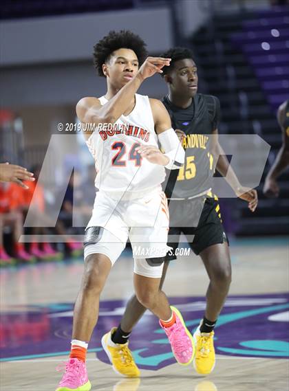 Thumbnail 2 in Whitney Young vs Scotlandville (City of Palms Classic) photogallery.