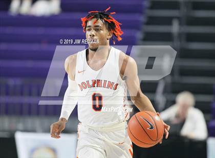 Thumbnail 1 in Whitney Young vs Scotlandville (City of Palms Classic) photogallery.