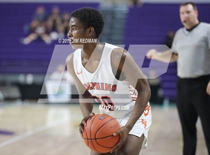 Thumbnail 3 in Whitney Young vs Scotlandville (City of Palms Classic) photogallery.