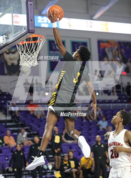 Thumbnail 1 in Whitney Young vs Scotlandville (City of Palms Classic) photogallery.