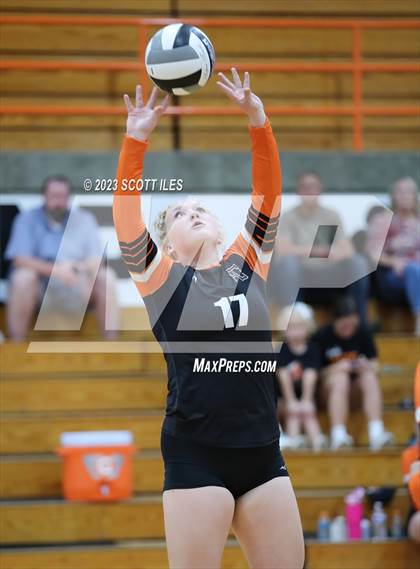 Thumbnail 3 in Fairfield Union @ Amanda-Clearcreek photogallery.