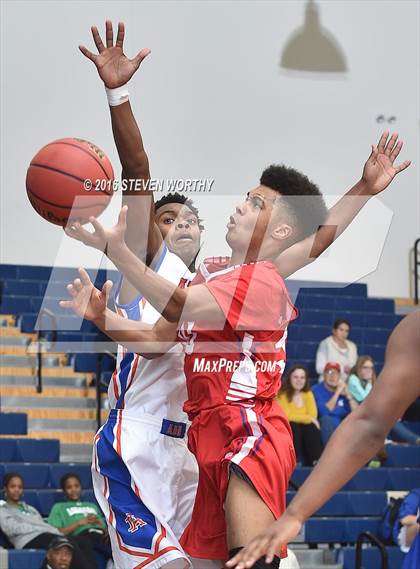 Thumbnail 1 in Athens Drive vs. Sanderson (Bojangles Cleveland Classic Finals) photogallery.
