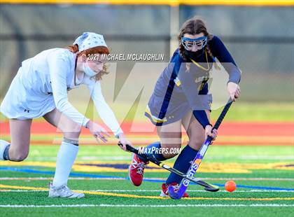 Thumbnail 3 in Massapequa vs Garden City (Section VIII Class A Final) photogallery.
