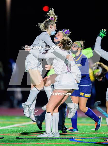 Thumbnail 3 in Massapequa vs Garden City (Section VIII Class A Final) photogallery.