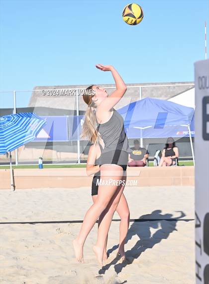 Thumbnail 2 in  Northwest Christian vs. Salpointe Catholic (AIA DII Pairs Round 1 Playoff) photogallery.