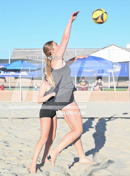 Thumbnail 3 in  Northwest Christian vs. Salpointe Catholic (AIA DII Pairs Round 1 Playoff) photogallery.