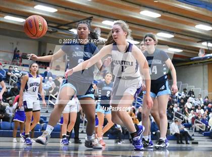 Thumbnail 2 in Meadowdale vs Garfield (Opening Round) photogallery.