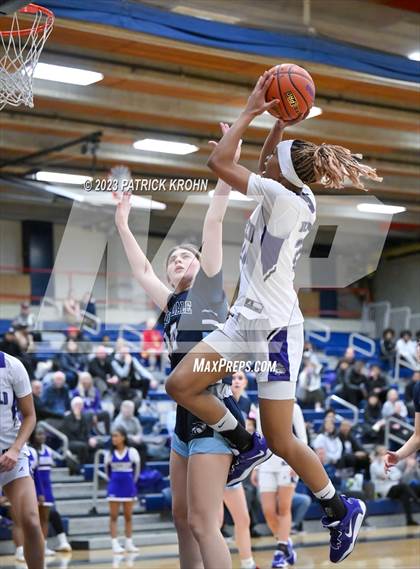 Thumbnail 3 in Meadowdale vs Garfield (Opening Round) photogallery.